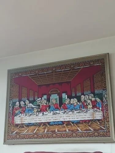 Vendo antiguidades mesinha espelho estante de madeira quadra da Santa ceia