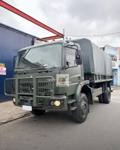 Caminhão Mercedes 1725 exército - 4x4 - apenas 30 mil km