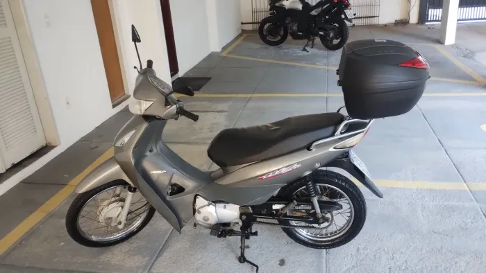 Honda Bis 125ks 2008 baú/capacetes/capa chuva