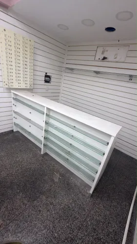 Mobiliário completo para loja de acessórios