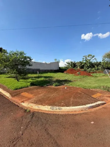 Imóvel para venda possui 288 metros quadrados em Jardim Barcelona - Maringá - PR