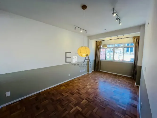 Apartamento Reformado na Aclimação | 74 m², Suíte e Próximo ao Metrô