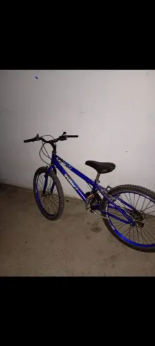 Bicicleta azul em ótimo Estado 