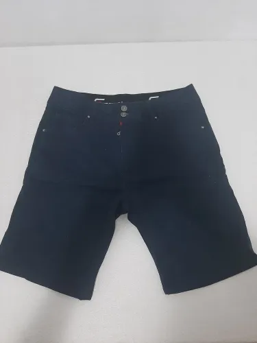 Bermuda azul Edwin tamanho 46