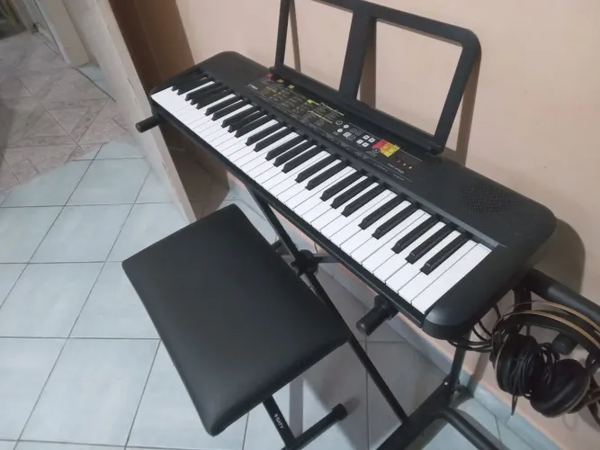 Teclado Yamaha PSR-F52