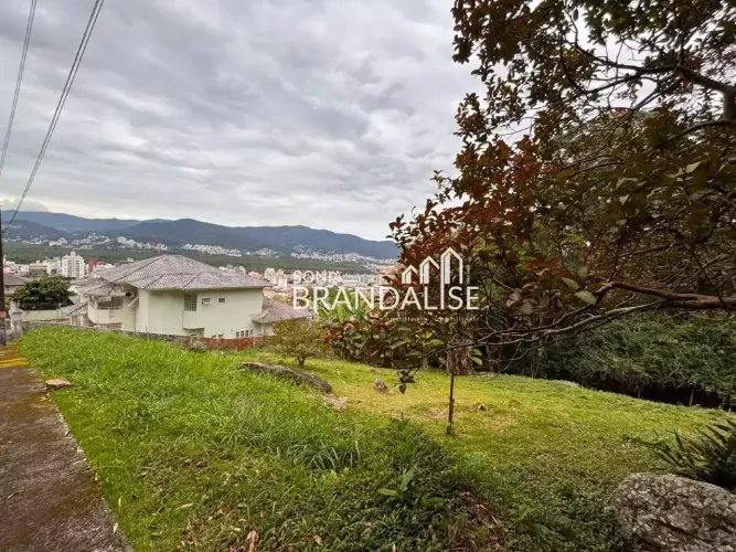 Excelente oportunidade de investir em condomínio fechado!
