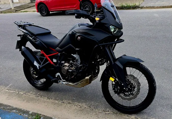 Honda CRF África Twin 1100 DCT Baixo KM. IMPECÁVEL! C/ Acessórios.