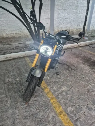 TRIUMPH SPEED 400