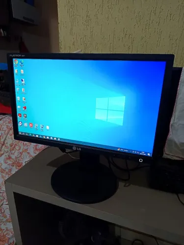 Monitor LG de 20 polegadas