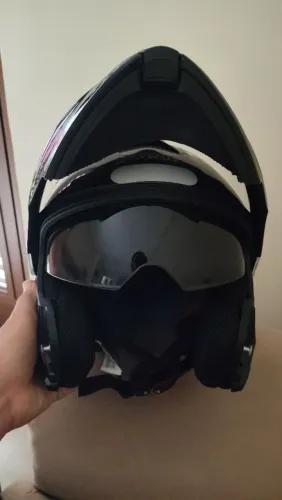 Capacete Xtroy com Queixeira e Óculos de Proteção UV