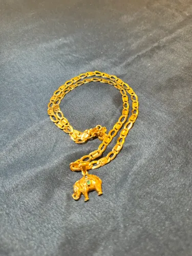 Exclusivo Colar de Ouro 18k - Pingente Elefante da Sorte com Esmeralda