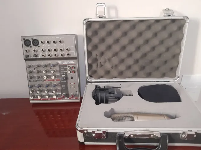 Kit Estúdio: Microfone Condensador Behringer B-1 + Mesa de Som Phonic AM105FX