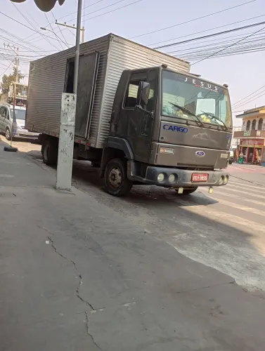 Mudanças, carretos e transportes