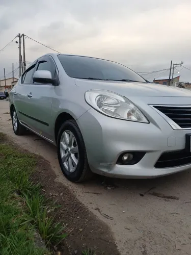 Nissan Versa SL 1.6 16V Flex Fuel 4P Mec. 2014
