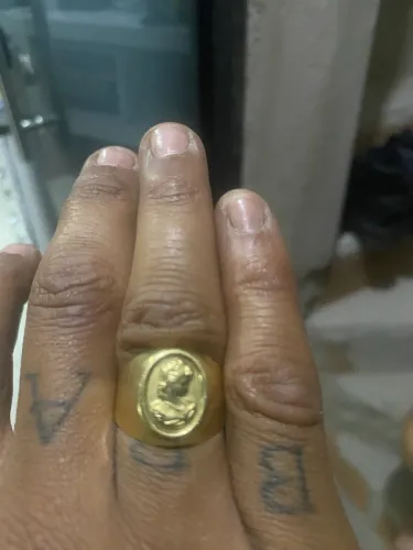Vendo anel de ouro camafeu 18k , 3,7 gramas. Anel raridade