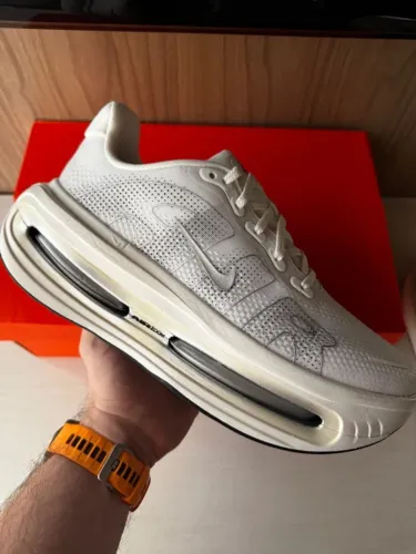 Nike Air Zoom Vomero Premium Summit White Sail
