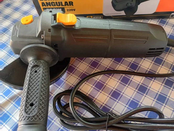 Esmerilhadeira 220v?