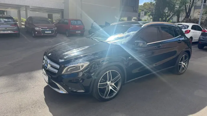 Mercedes-Benz GLA 200 Adv. 1.6/1.6 TB 16V Flex Aut. 2015