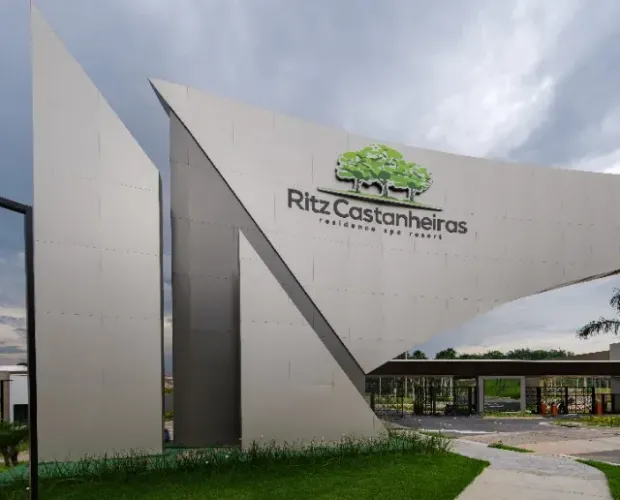Lotes de 12,5 x 20 em Condomínio Resort ( RITZ CASTANHEIRAS)