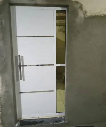 Portao basculante de aluminio .