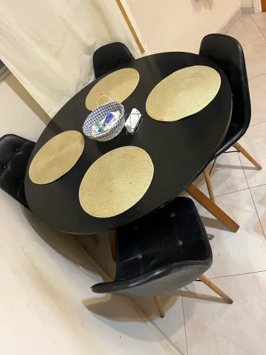 Conjunto de mesa e cadeiras 4 lugares
