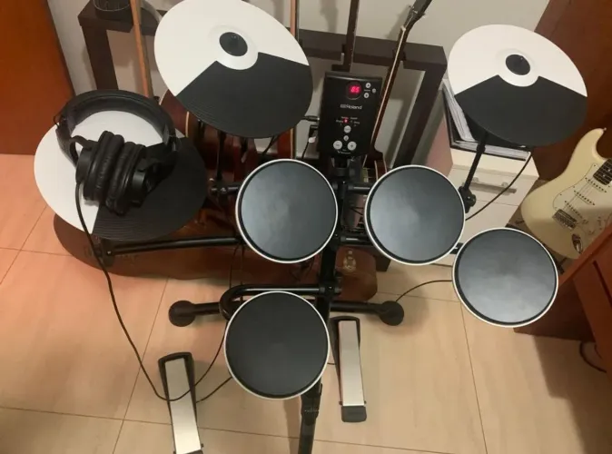 Bateria Eletrônica Roland V-Drums VD-1K