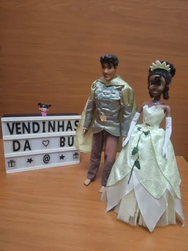 Boneca Princesa Tiana e Príncipe Disney Store