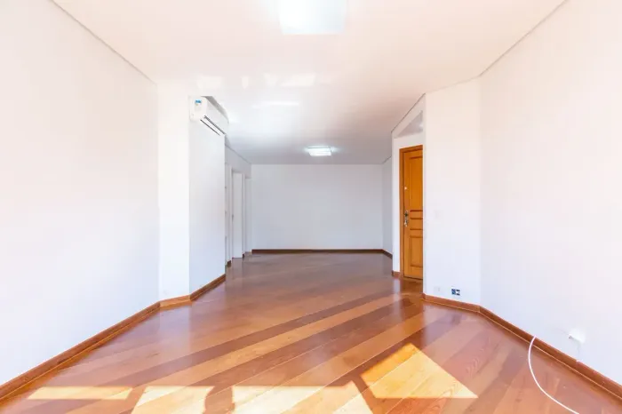 Oportunidade na Vila Nova Conceição  127 m² | 2 Vagas | Condomínio Completo