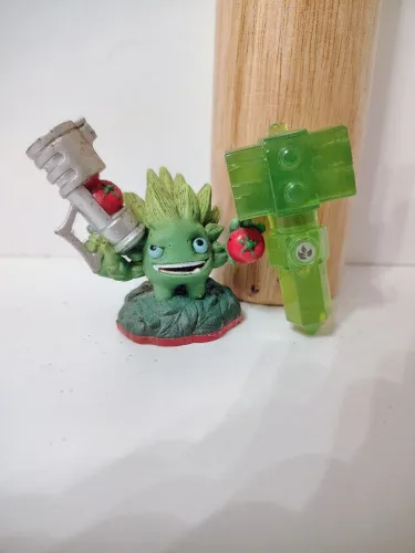Skylander Food Fight + Life Hammer Trap