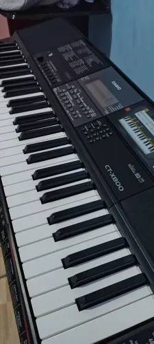 TECLADO CASIO CT-X800 - KIT COMPLETO (EM ESTADO DE NOVO)