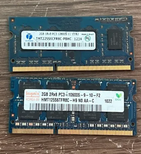 Kit Memória RAM Notebook 4GB (2x2GB) DDR3 1333/1600MHz