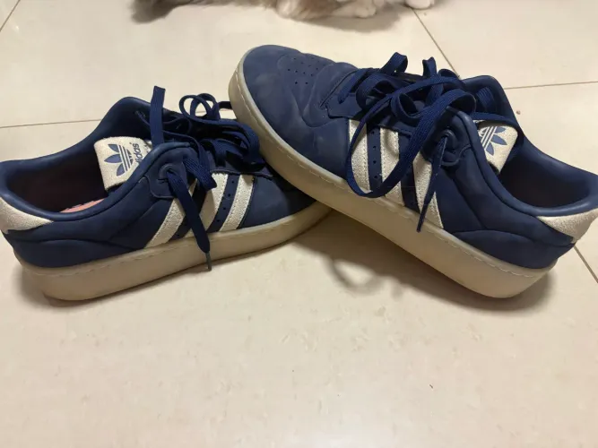 Vendo tênis adidas