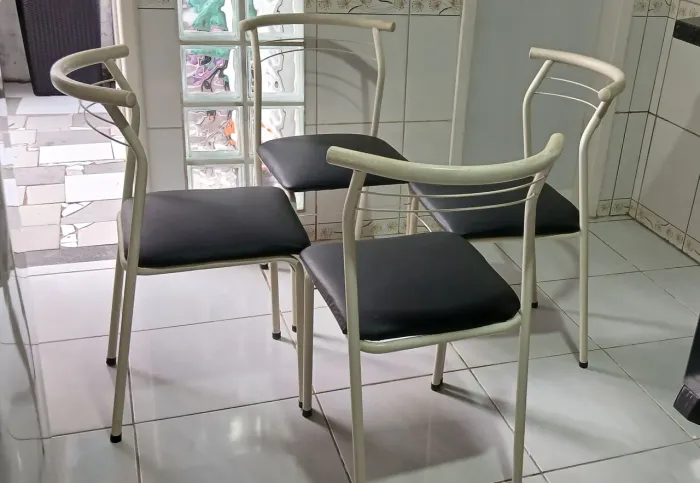 Conjunto 4cadeiras ferro estofadas