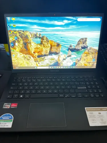 Notebook ASUS Vivobook Go 15 AMD Ryzen 5 7520U 8GB Ram 512GB