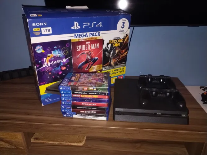 PS4 1TB + 9 JOGOS + 2 CONTROLES