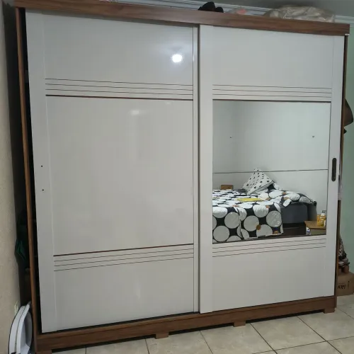 02 Guarda Roupas semi novos