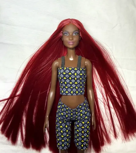Boneca Barbie Fashionista com reroot