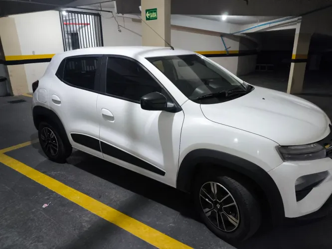 Renault Kwid Intense 1.0 Flex 12V 5P Mec. 2023