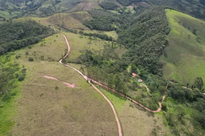 Oportunidade na Mantiqueira 96 hectares nascentes pasto rancho casa,georreferenciado