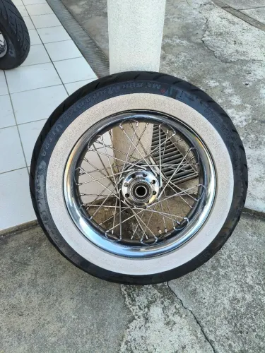 Roda dianteira original Harley Davidson deluxe com rolamentos de ABS 