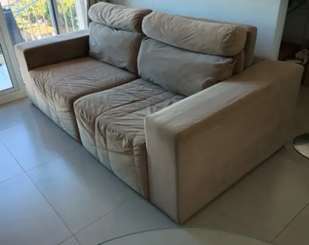 Sofá Retrátil 2 Lugares - Tecido Suede cor bege - Marca Pollus Móveis/Jowanel