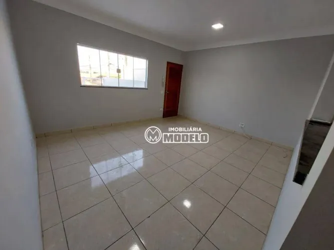 Casa com 2 dormitórios à venda, 67 m² por R$ 300.000,00 - Vila Industrial - Piracicaba/SP