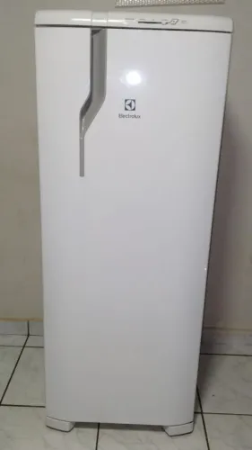 Geladeira Eletrolux RE31