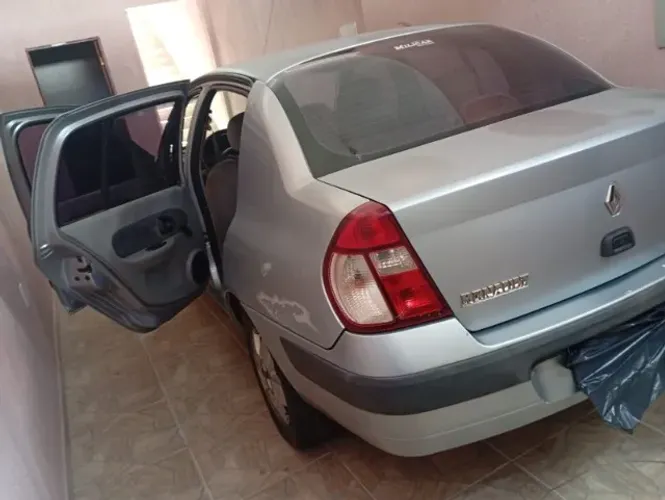 Renault Clio Sed. Privilège Hi-flex 1.6 16V 4P 2006