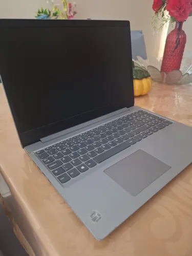 Notebook Lenovo IdeaPad S145 i5 | 8 GB RAM | 256 GB SSD | Usado