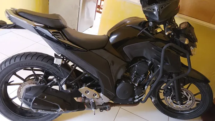 Vendo moto Fazer 250