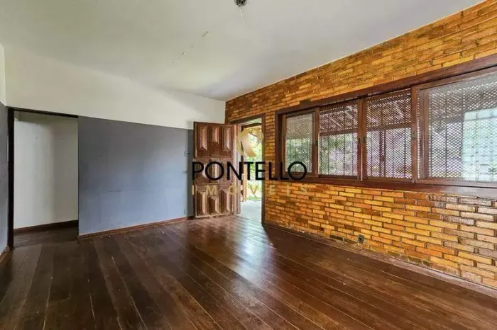 Casa à venda no bairro Padre Eustáquio, terreno de 480 m², 03 quartos, edículas independen