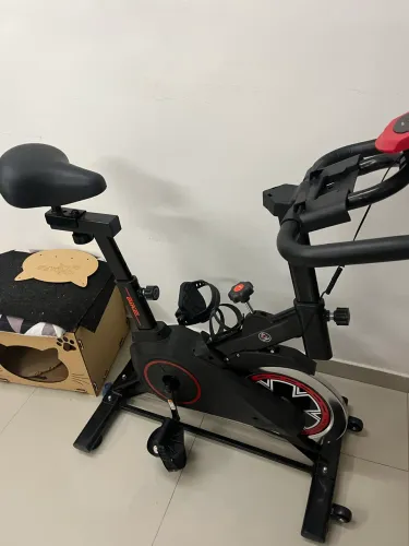 Bike de spinning ergométrica praticamente nova - pouco uso (2meses)
