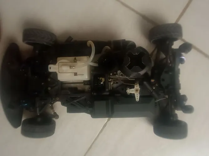Carrinho de corrida gasolina 