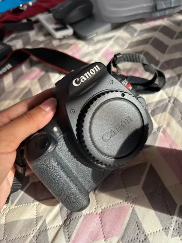 Canon T5 + Flash + Lentes 50mm e 18-55